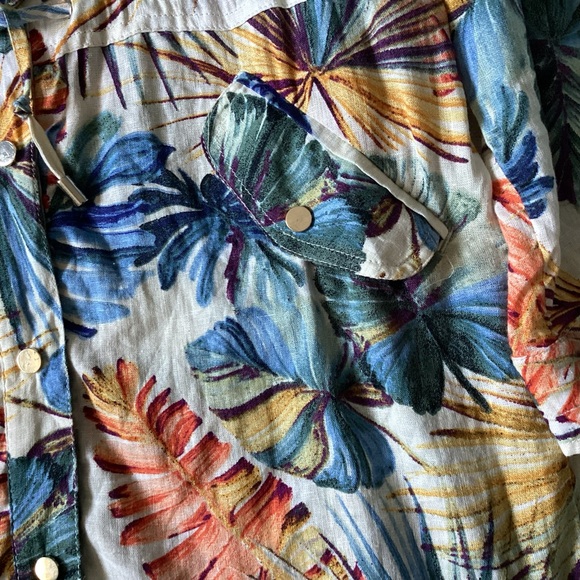 Chico’s Tropical Palm Print Linen Utility Top Womans 1P Medium 8P Tan 3/4 Sleeve - Picture 6 of 15